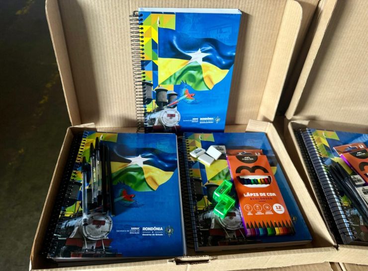 Kits de material escolar são entregues para escolas da Rede Estadual pelo Governo RO