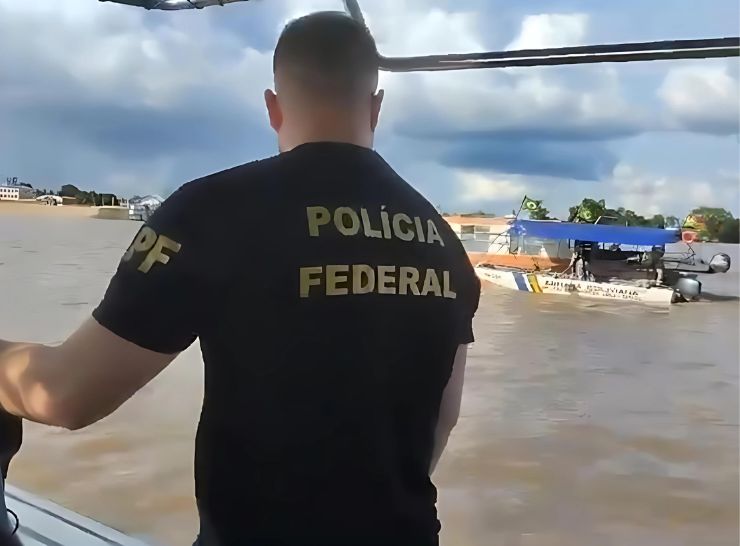 Policia Federal de Rondônia atua na liberação de embarcação brasileira apreendida na Bolívia